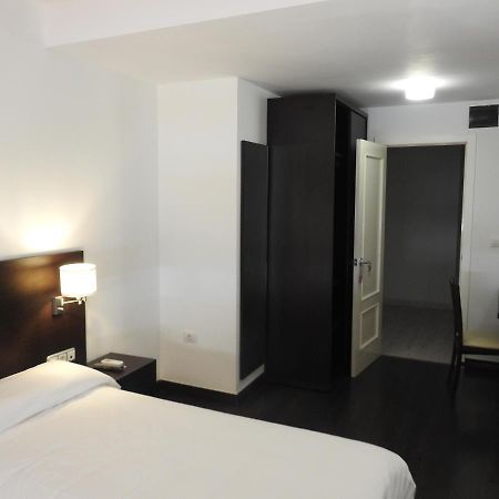 Hostal Meson De Paco Cariñena Eksteriør billede