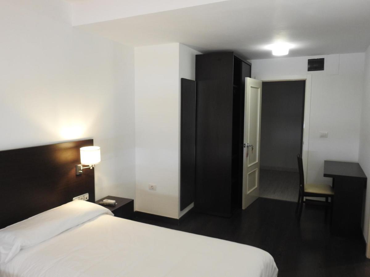 Hostal Meson De Paco Cariñena Eksteriør billede