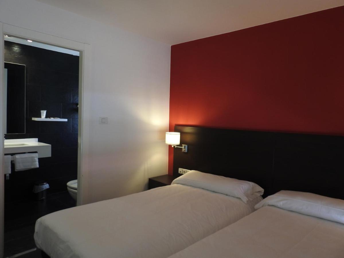 Hostal Meson De Paco Cariñena Eksteriør billede
