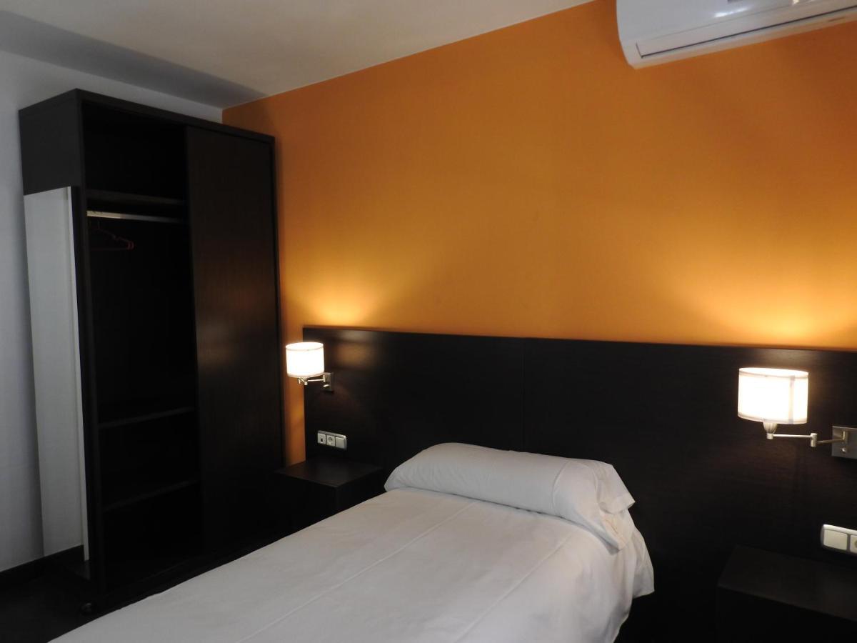 Hostal Meson De Paco Cariñena Eksteriør billede
