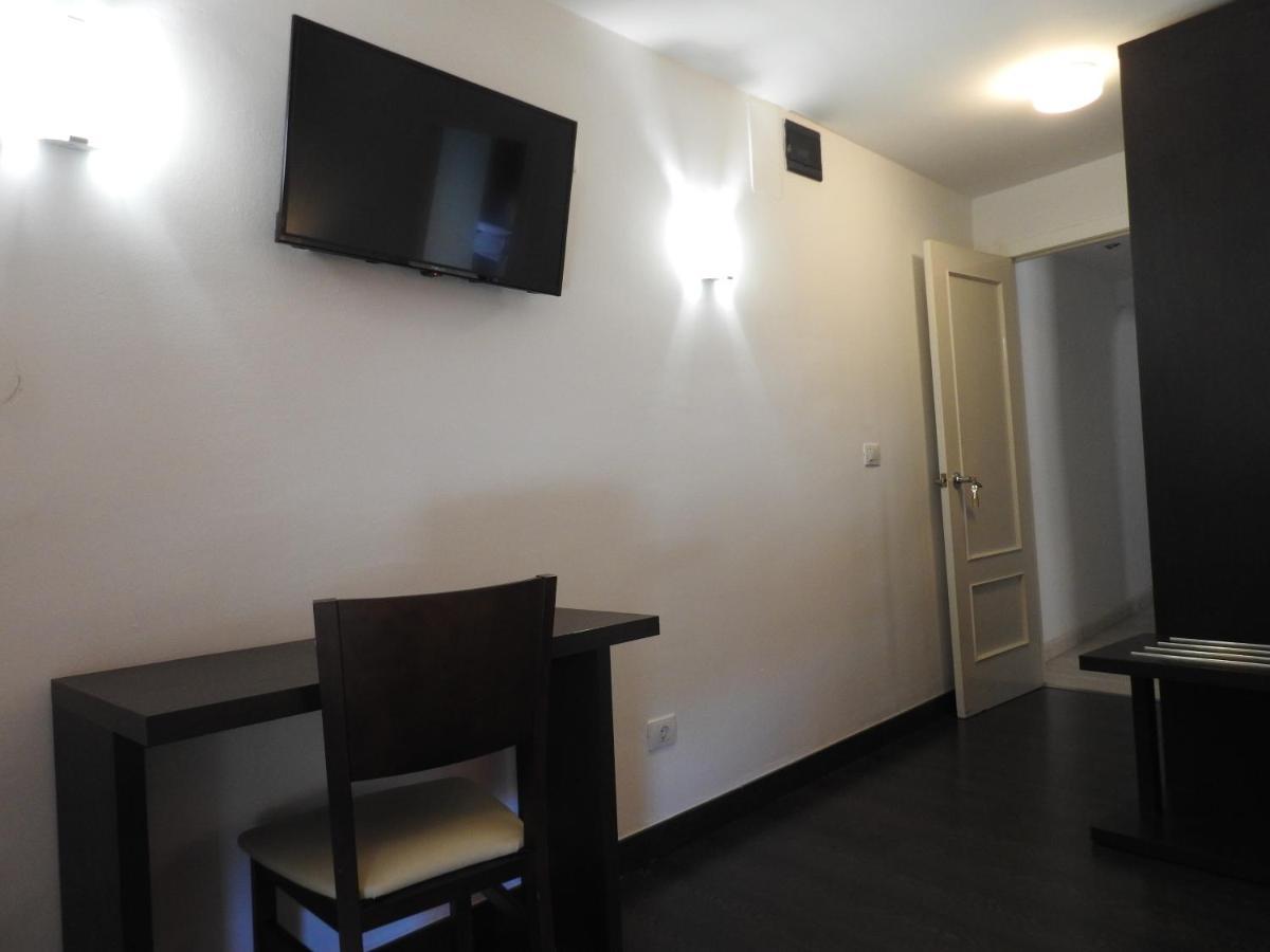Hostal Meson De Paco Cariñena Eksteriør billede