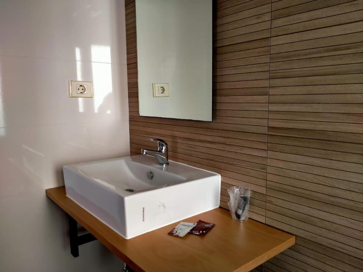 Hostal Meson De Paco Cariñena Eksteriør billede